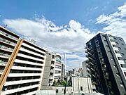 陽当たり・通風・開放感に恵まれた環境です。