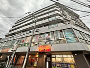飽きのこないシンプルモダンな外観です。