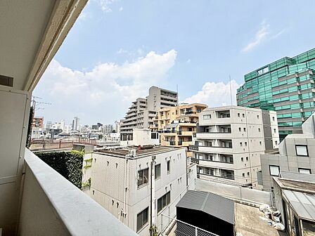 眺望や窓からの景色が良いと、家で過ごす時間も快適です。