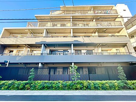 飽きのこないシンプルモダンな外観です。