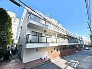 飽きのこないシンプルモダンな外観です。