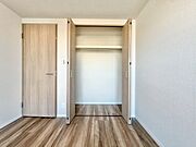家電やスーツケース、ストック品など何でも片付く嬉しい空間です。
