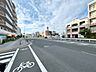 周辺：忙しく過ぎゆく日常を置き去るほど、ゆったりした時間が流れる住環境。