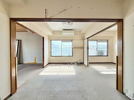 伸びやかな空間のなかで、ゆったりとしたひとときを過ごせます。