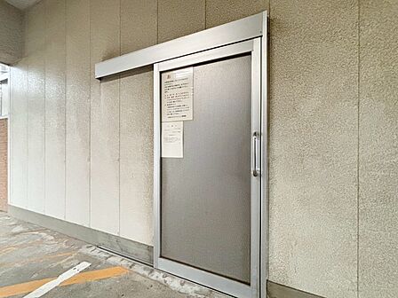 ゴミ置場。綺麗に管理されております。