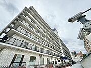 飽きのこないシンプルモダンな外観です。
