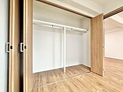 家電やスーツケース、ストック品など何でも片付く嬉しい空間です。