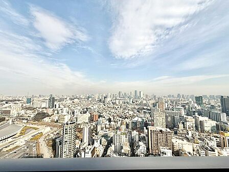 陽当たり・通風・開放感に恵まれた環境です。