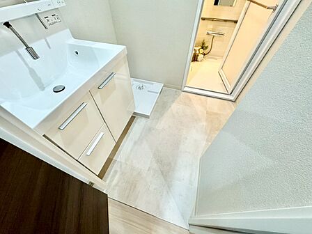 十分な広さの脱衣所。