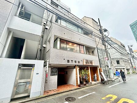 飽きのこないシンプルモダンな外観です。
