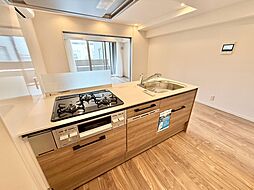使いやすくスタイリッシュなキッチン空間になっております。