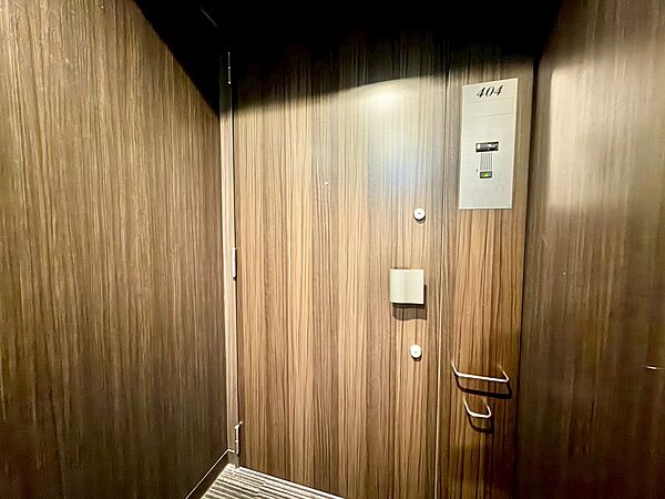 玄関を拡大表示