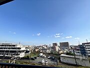 陽当たり・通風・開放感に恵まれた環境です。