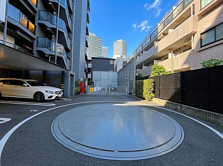 駐車スペースが嬉しいですね。※空き状況は都度ご確認下さい。