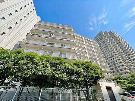 飽きのこないシンプルモダンな外観です。
