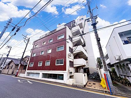 飽きのこないシンプルモダンな外観です。