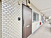 清潔感のある落ち着いた雰囲気の玄関です。