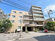 飽きのこないシンプルモダンな外観です。
