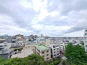 陽当たり・通風・開放感に恵まれた環境です。