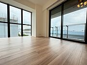 通風・採光に優れ、心地よい光と風が溢れています。