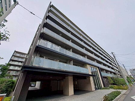 飽きのこないシンプルモダンな外観です。