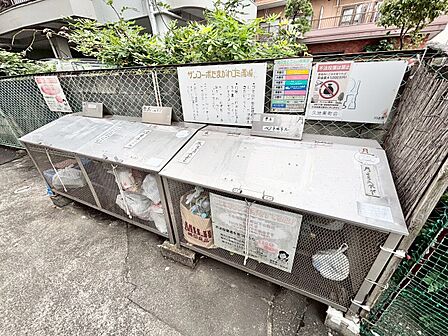 ゴミ置場。綺麗に管理されております。