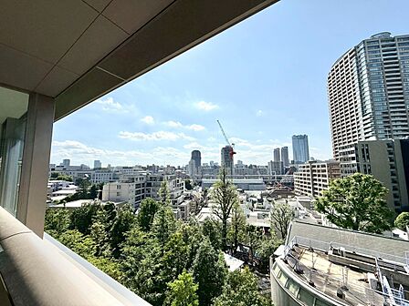 眺望や窓からの景色が良いと、家で過ごす時間も快適です。