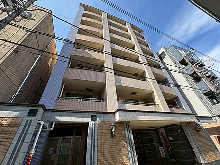 飽きのこないシンプルモダンな外観です。