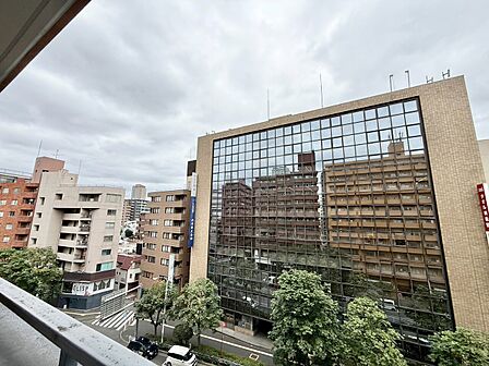 眺望や窓からの景色が良いと、家で過ごす時間も快適です。