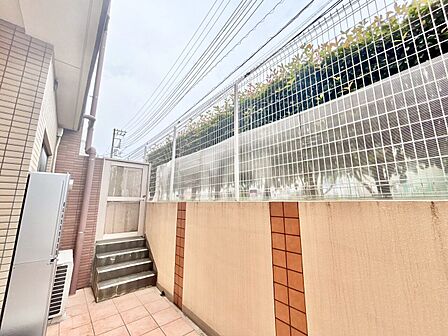 陽当たり・通風・開放感に恵まれた環境です。