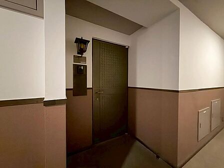 清潔感のある落ち着いた雰囲気の玄関です。