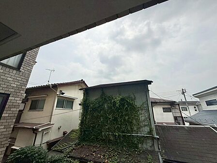 陽当たり・通風・開放感に恵まれた環境です。