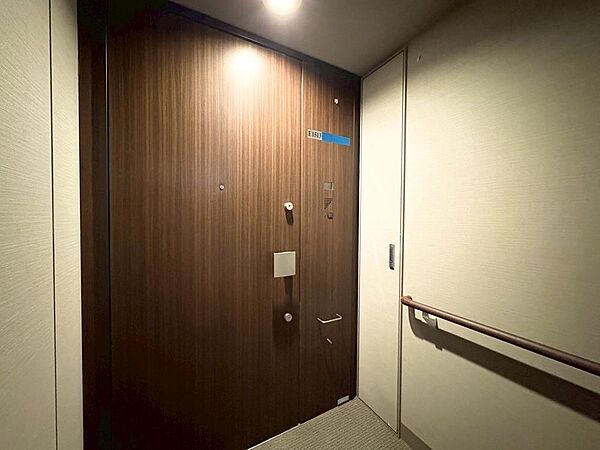 玄関を拡大表示