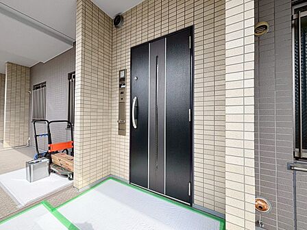 清潔感のある落ち着いた雰囲気の玄関です。