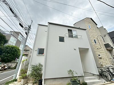 外観:飽きのこないシンプルモダンな外観です。 外観:飽きのこないシンプルモダンな外観です。