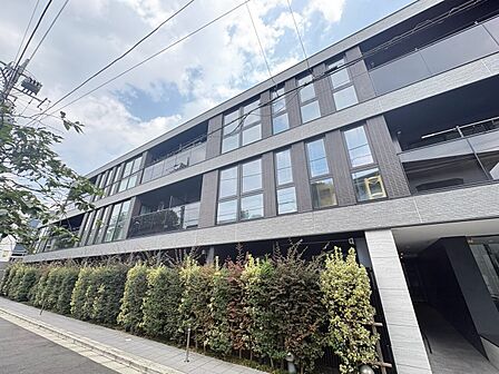 飽きのこないシンプルモダンな外観です。
