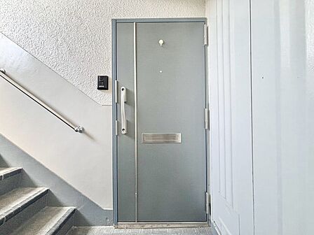 清潔感のある落ち着いた雰囲気の玄関です。