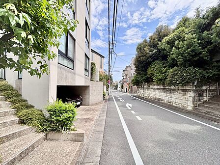 忙しく過ぎゆく日常を置き去るほど、ゆったりした時間が流れる住環境。