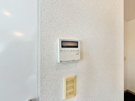 見やすい画面で操作しやすい給湯パネル。