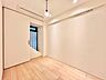 子供部屋：清かで艶やかな時間をもたらしてくれる室内です。