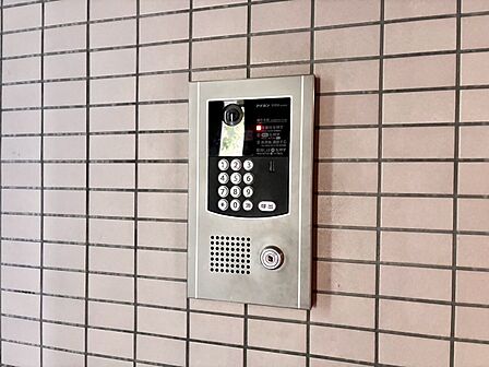 オートロックついていますので、セキュリティ面でも安心です。