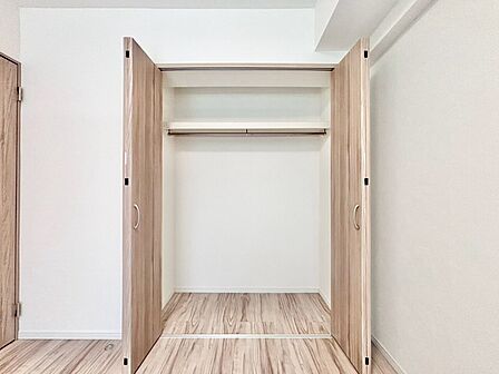収納スペースが付いていて、お部屋を広く使っていただけます。