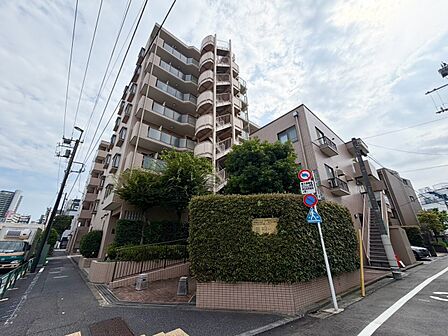 飽きのこないシンプルモダンな外観です。