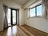 子供部屋：清かで艶やかな時間をもたらしてくれる室内です。