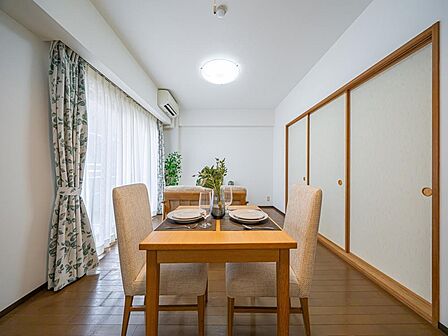 伸びやかな空間のなかで、ゆったりとしたひとときを過ごせます。