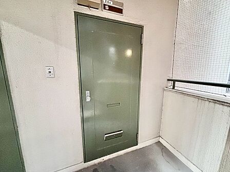 清潔感のある落ち着いた雰囲気の玄関です。