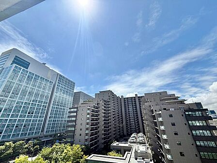 眺望や窓からの景色が良いと、家で過ごす時間も快適です。