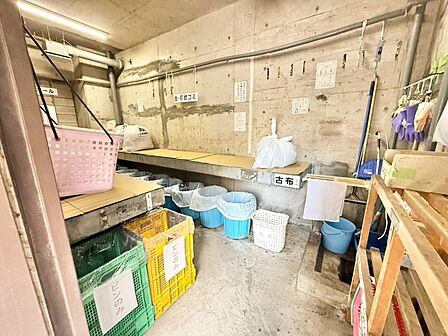 ゴミ置場。綺麗に管理されております。