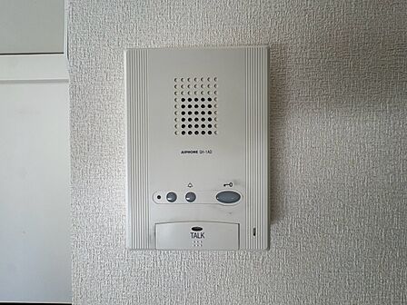 インターホンを設置。