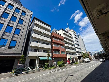 飽きのこないシンプルモダンな外観です。